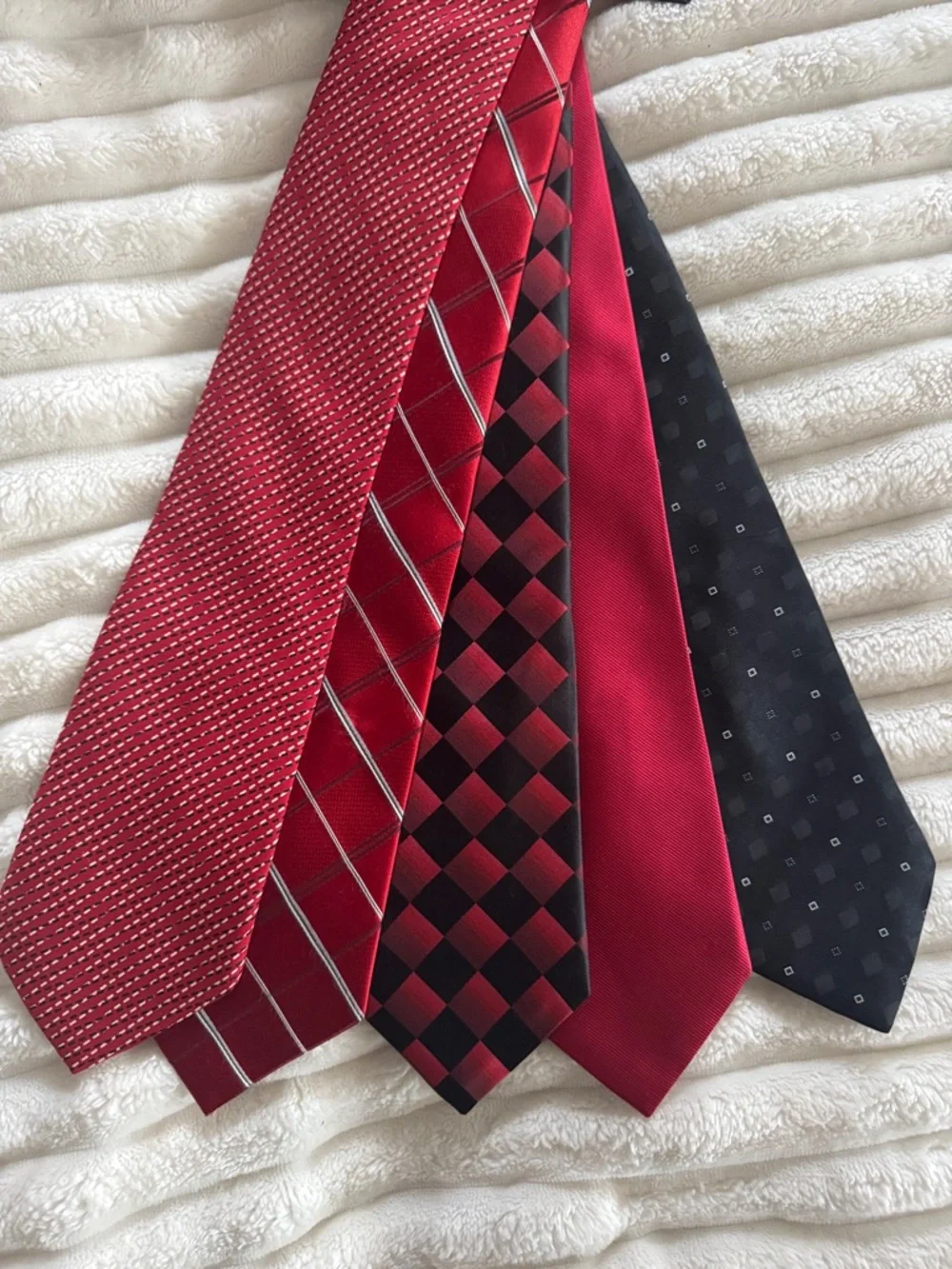 Jos. A. Bank versatile red